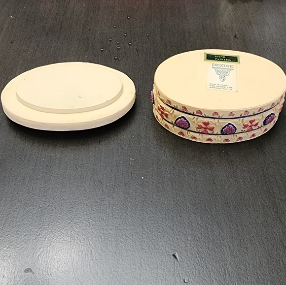 Vintage Dezine Ceramic Small Oval Heart Trinket Box - Picture 6 of 9